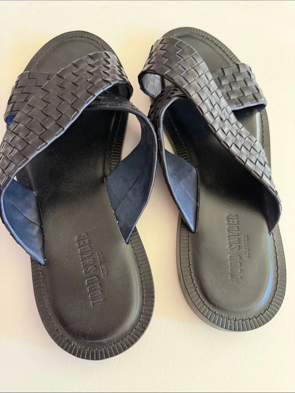 Todd Snyder  Black Woven Leather Crossover Slide Sandals Sz 9.  Tub8